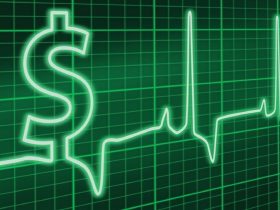 Monitor cardíaco formando a cifrão de dinheiro, para relacionar o lucro dos planos de saúde