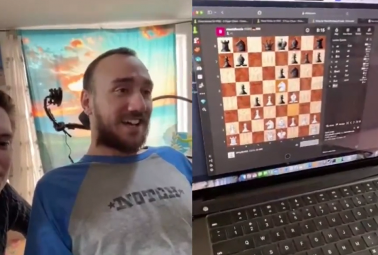 Paciente Noland Arbaugh usando implante neural da Neuralink para jogar xadrez
