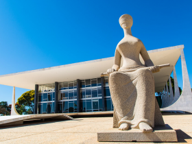 Estátua simbolizando a justiça