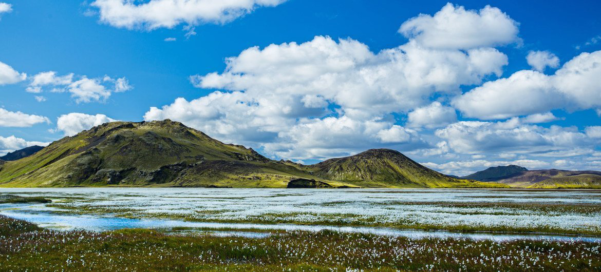 Em Landmannalaugar, Islândia (foto), o ar limpo é importante para a saúde e a vida cotidiana das pessoas | Foto de Luca Baggio