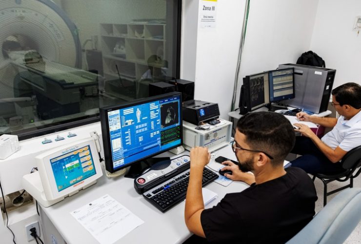 Imagem de uma sala de um hospital universitário