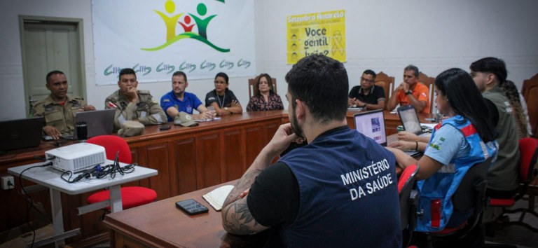 Reunião dos agentes do Ministério da Saúde com servidores do município de Altamira