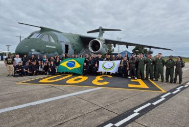 A equipe da Fiontar e do Exército Brasileiro para a Antártica Foto: divulgação Agência Fiocruz de Notícias