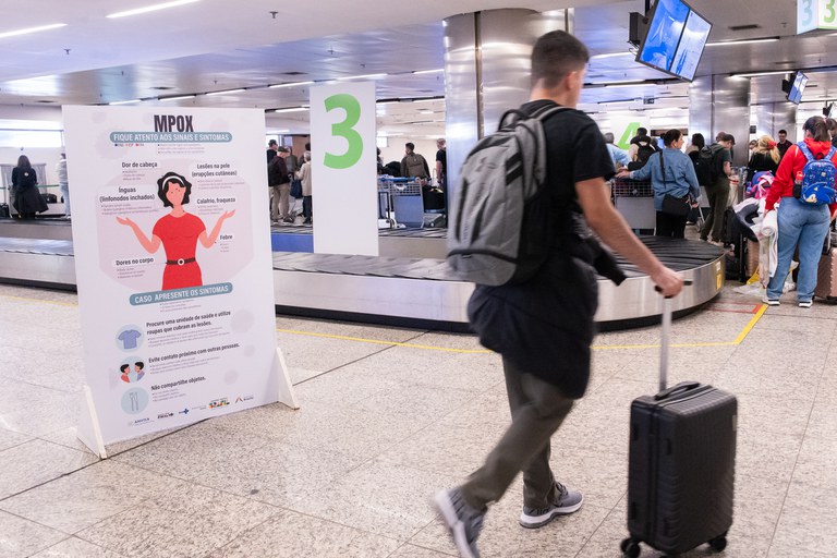 Foto dos alertas no aeroporto