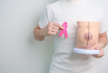 Outubro Rosa: mês de conscientização sobre o câncer de mama Por JoPanwatD