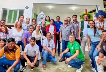 Profissionais da saúde e Unidade Básica de Saúde Indígena (UBSI) da aldeia Mïratu Fotos: divulgação do Ministério da Saúde e da Norte Energia