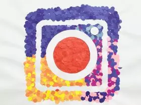 logo Instagram feito por milhares de círculos coloridos 14 Por louisong