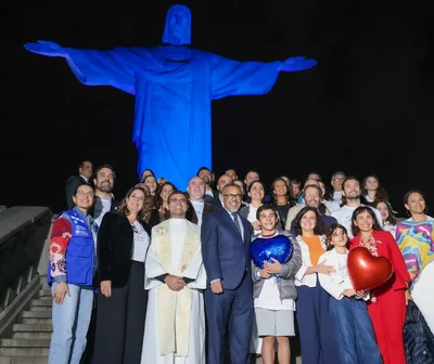 O diretor-geral da OMS, Tedros Adhanom Ghebreyesus e a ministra da Saúde, Nísia Trindade, no Cristo Redentor, com brasileiros juntos pela luta contra o câncer cervical