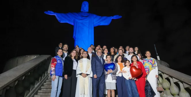 O diretor-geral da OMS, Tedros Adhanom Ghebreyesus e a ministra da Saúde, Nísia Trindade, no Cristo Redentor, com brasileiros juntos pela luta contra o câncer cervical