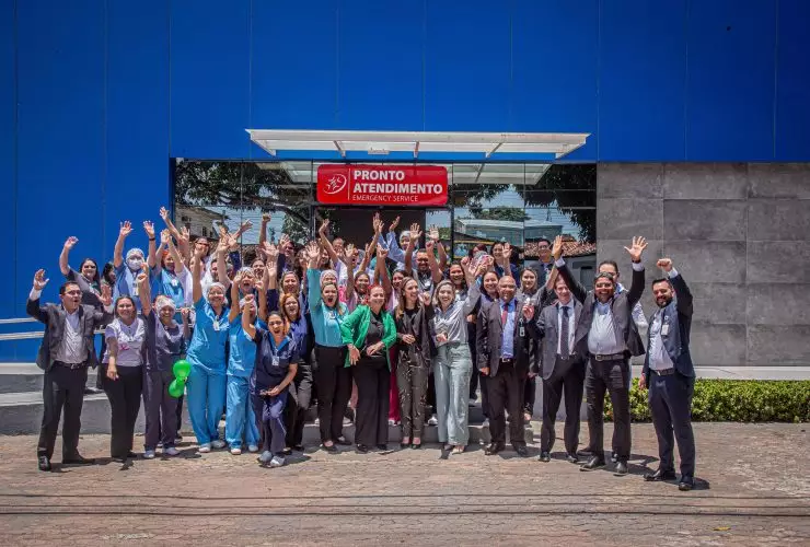 Equipe do Hospital Adventista de Barcarena comemorando o selo de qualidade