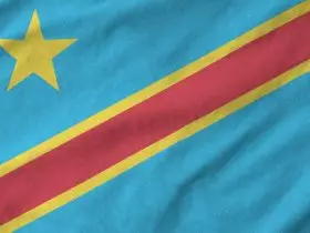 Bandeira da República Democrática do Congo retratada em tecido ondulado dobrado de tecido velho Por Mehaniq41